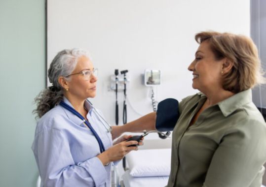 Large Study Finds Hormone Therapy Safe for Women, But Experts Warn to Read Carefully