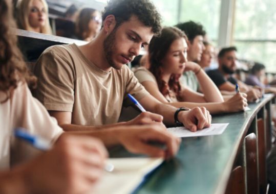Monash and JCU lead in producing future GPs in Australia