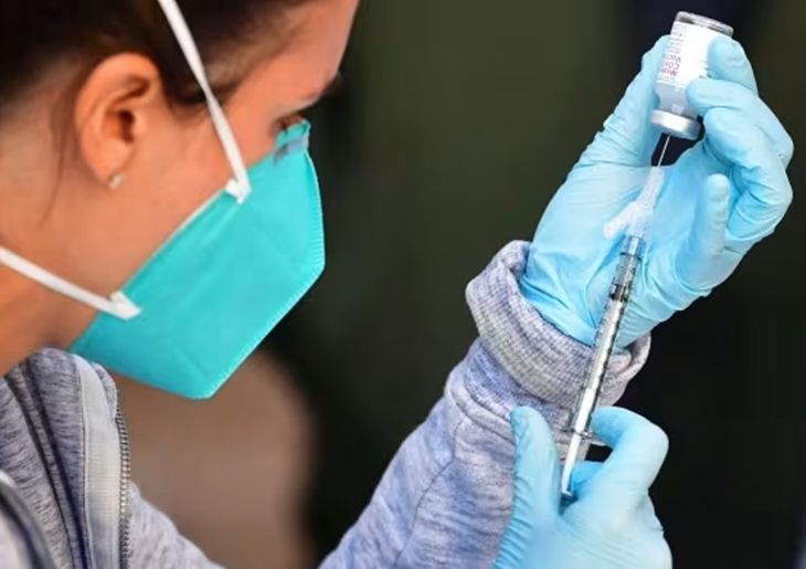 Flu shots should be made free for all Australians ahead of warnings for horror season